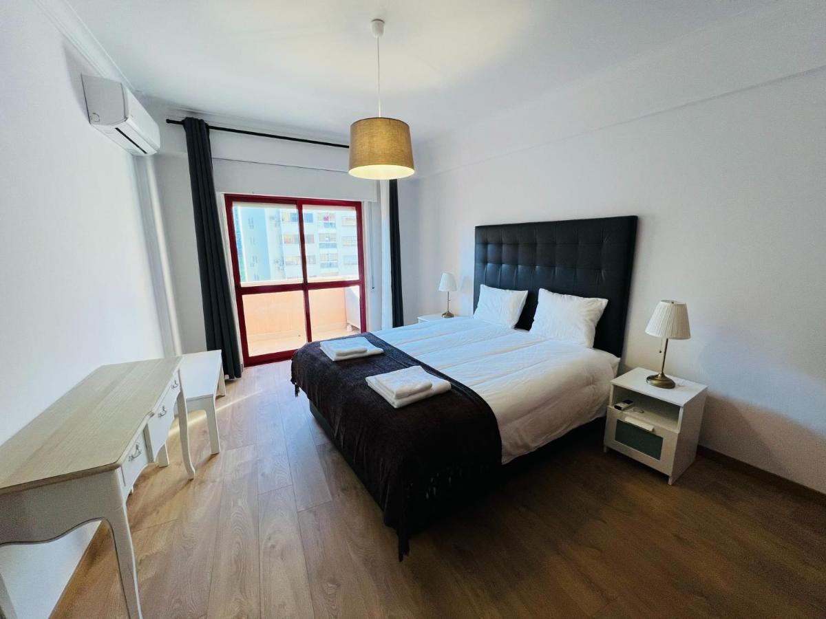 Beautiful Apartment - Family And Group Of Friends ポーヴォア・デ・サンタ・イリア エクステリア 写真